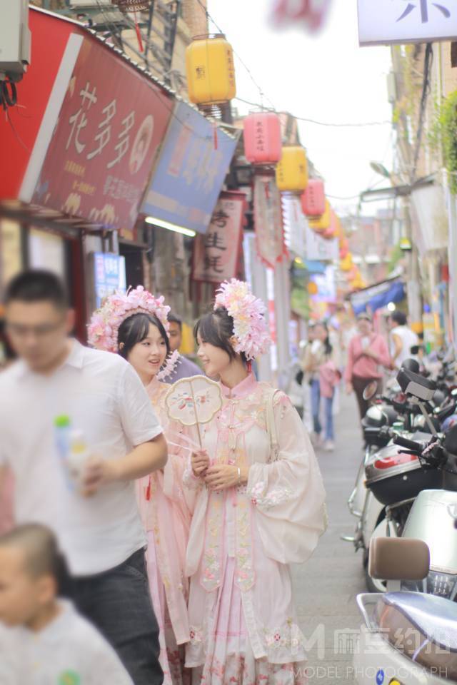 汉服模特