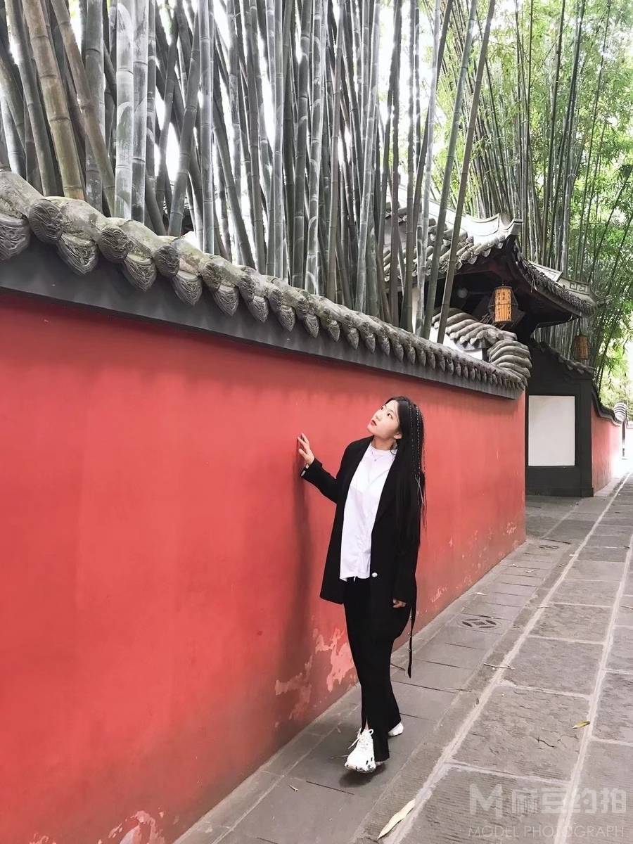 黑白模特
