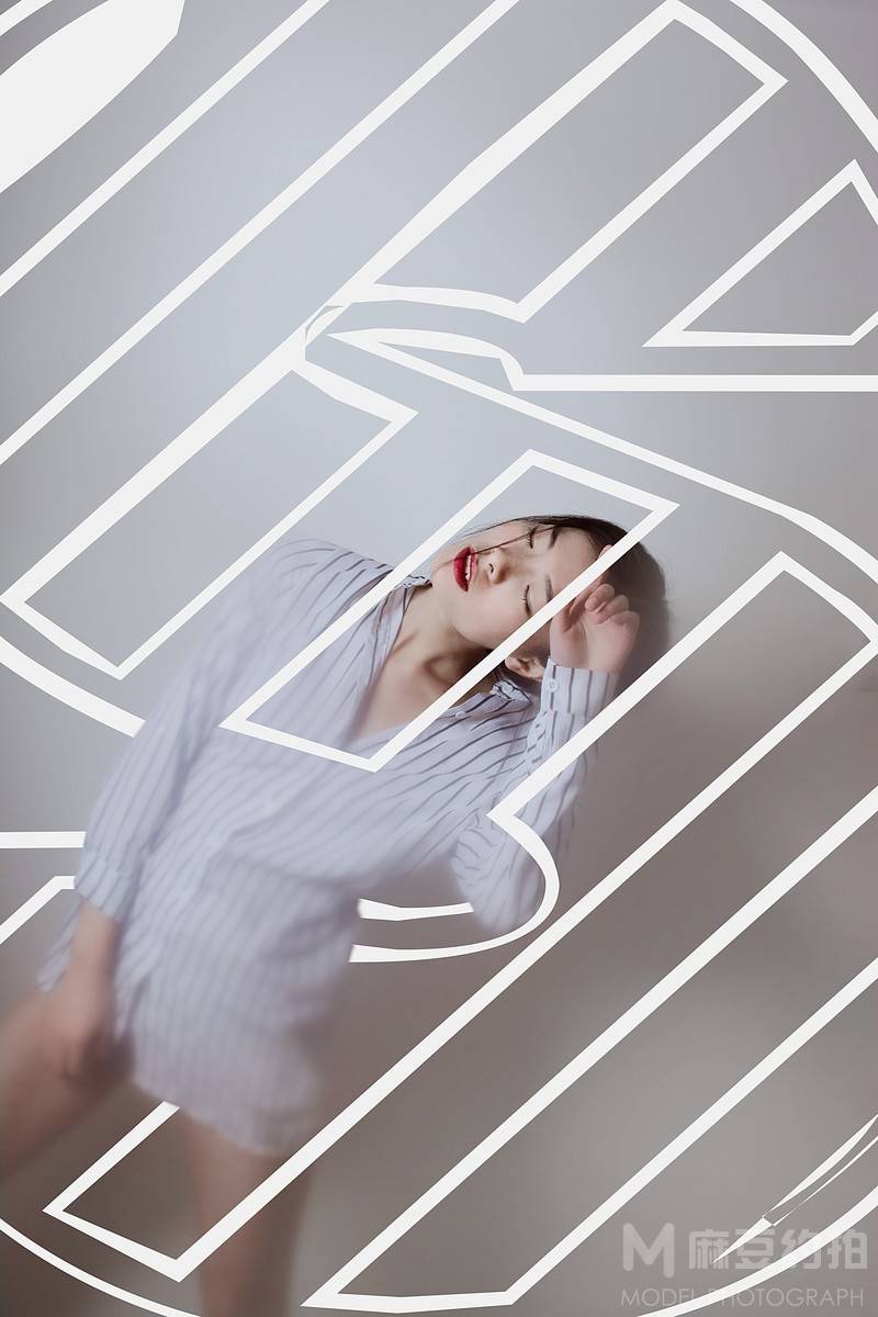 情绪模特