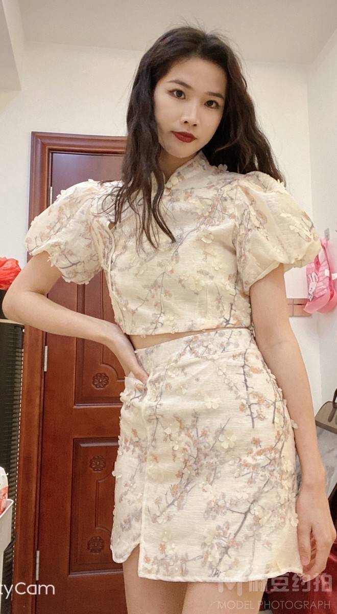 黑白模特