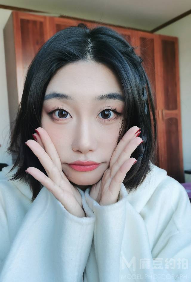 妆容模特