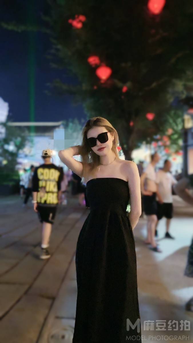 黑白模特