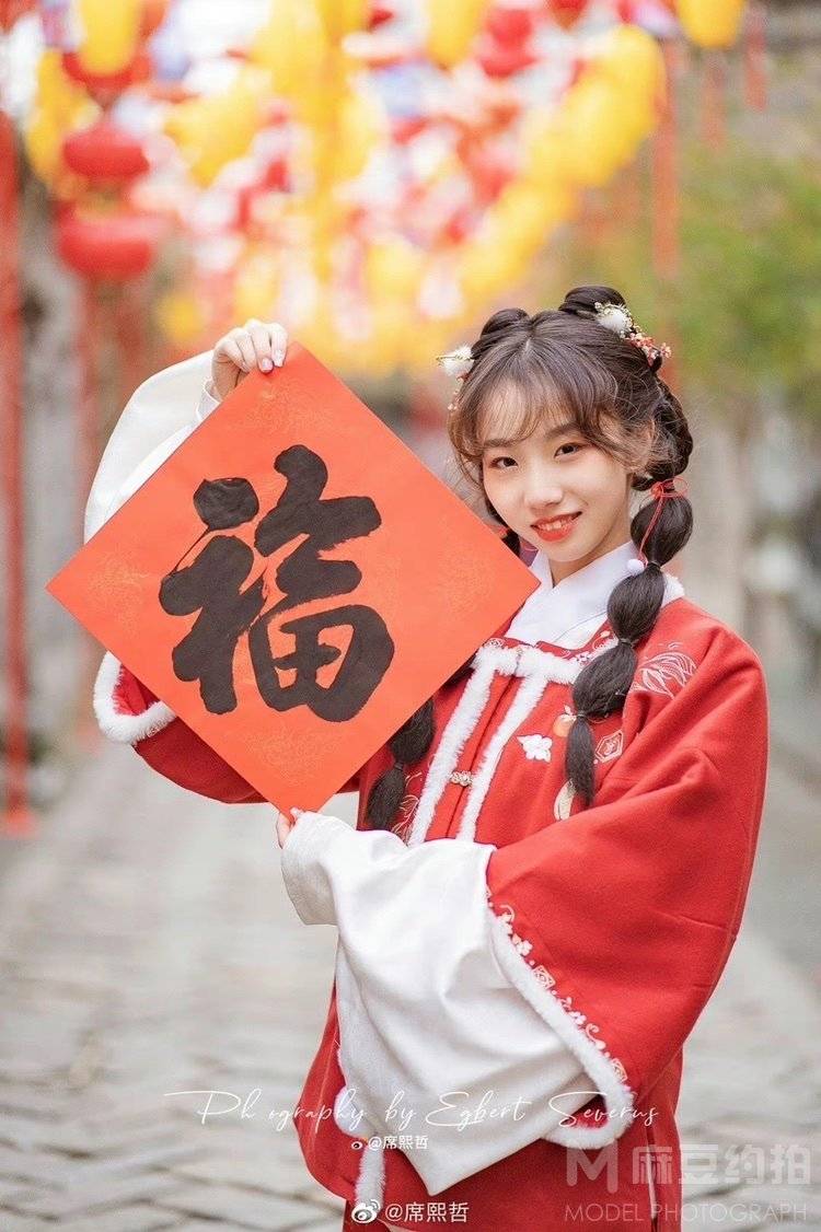 汉服模特