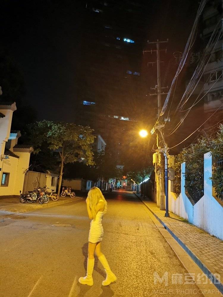 夜景模特