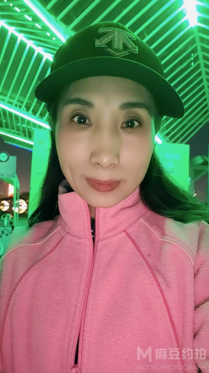 夜景模特