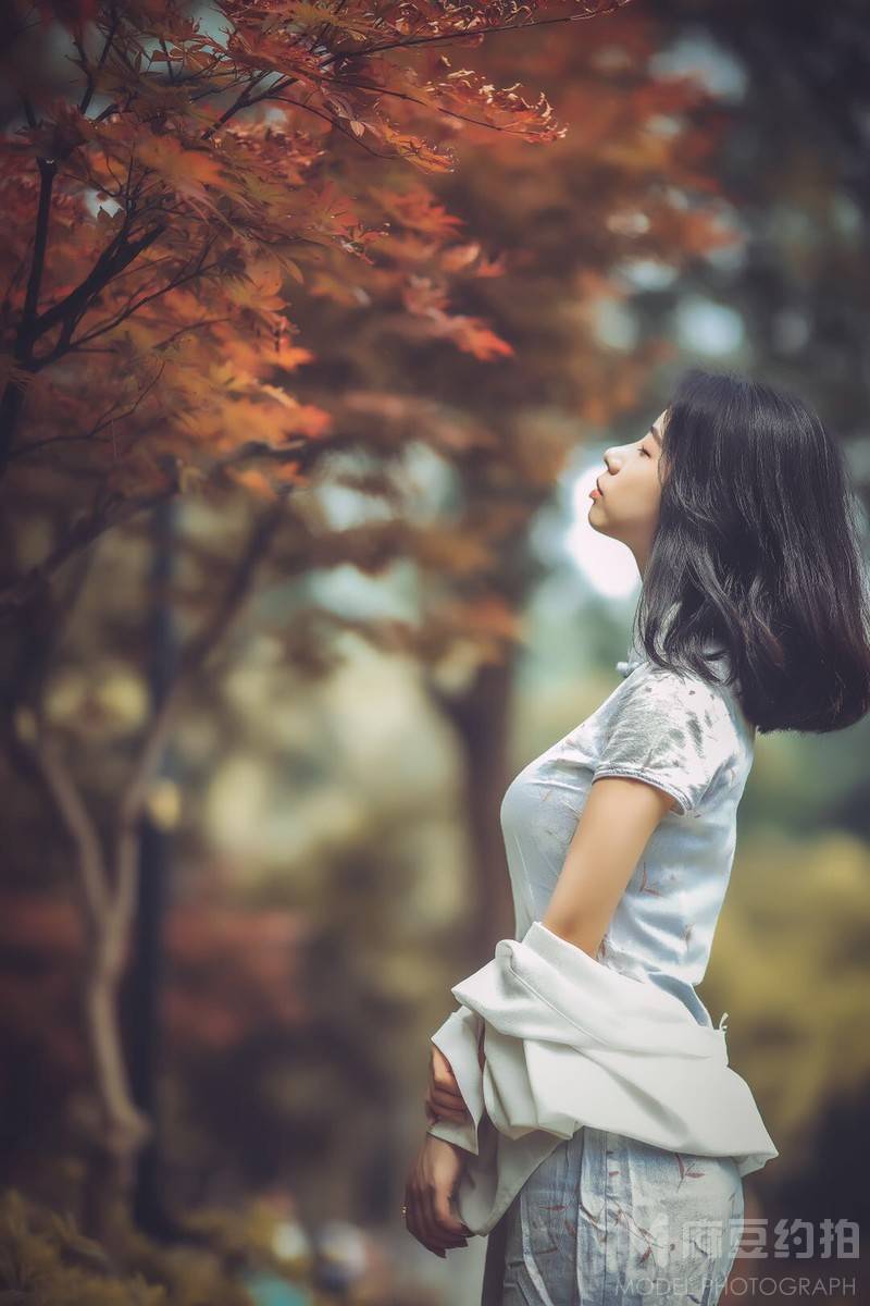 情绪模特