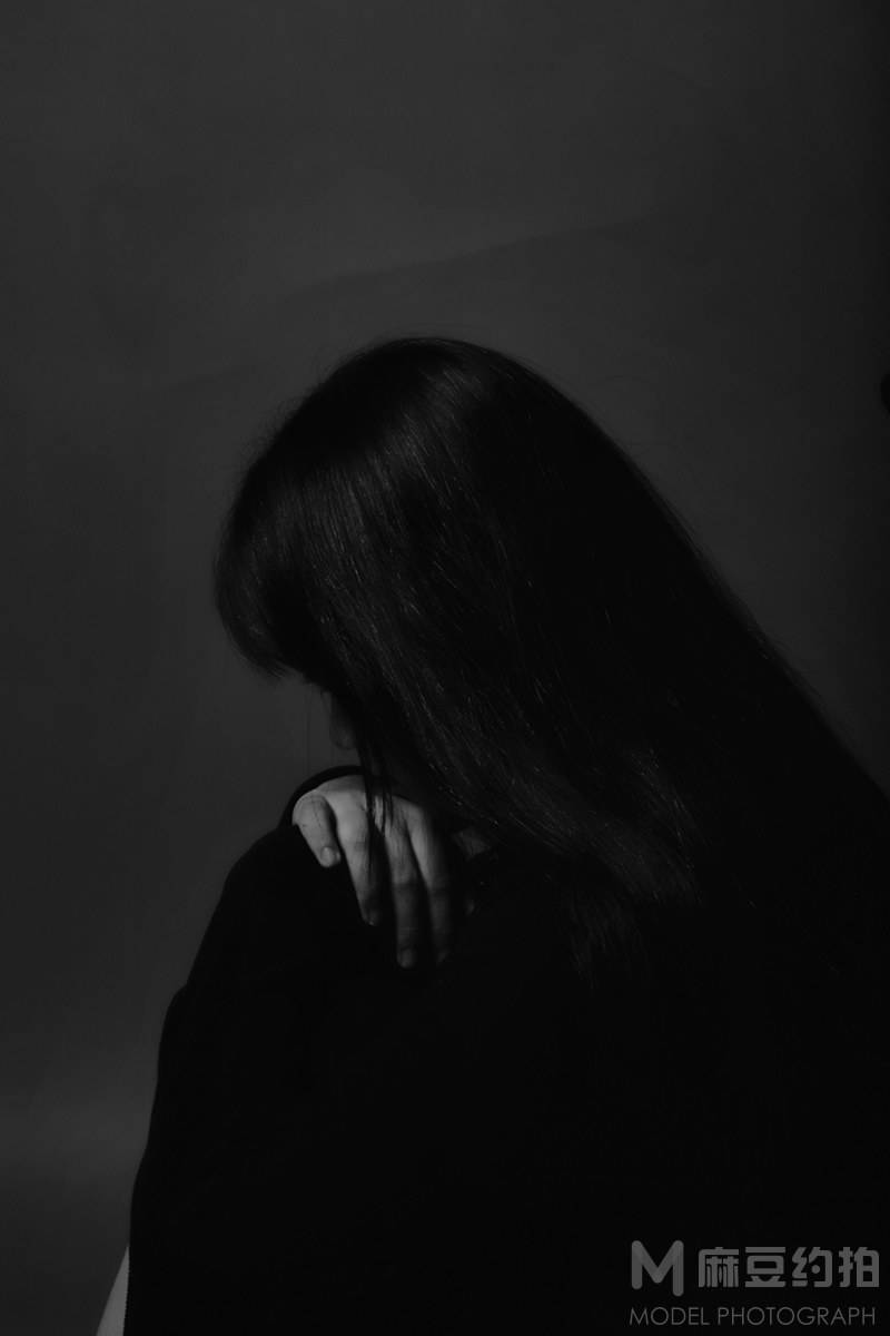 黑白模特