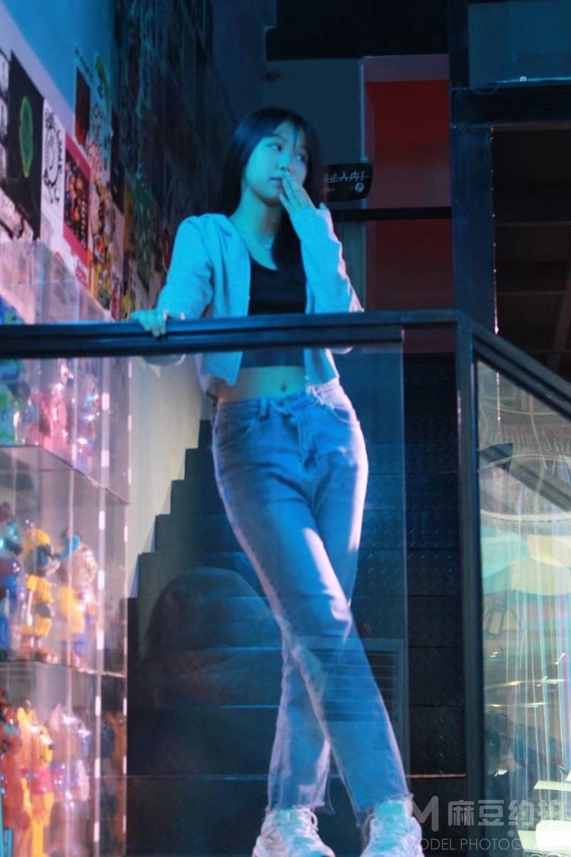 情绪模特