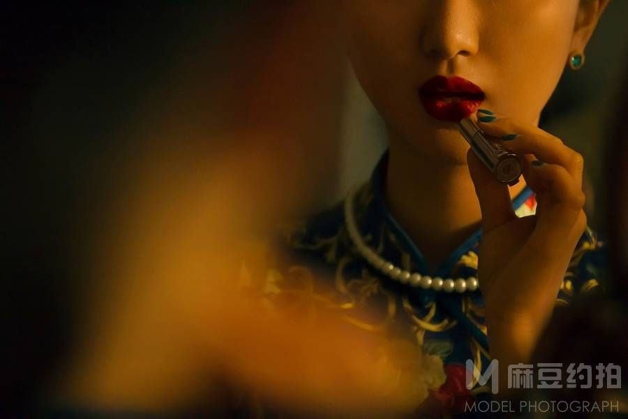 情绪模特