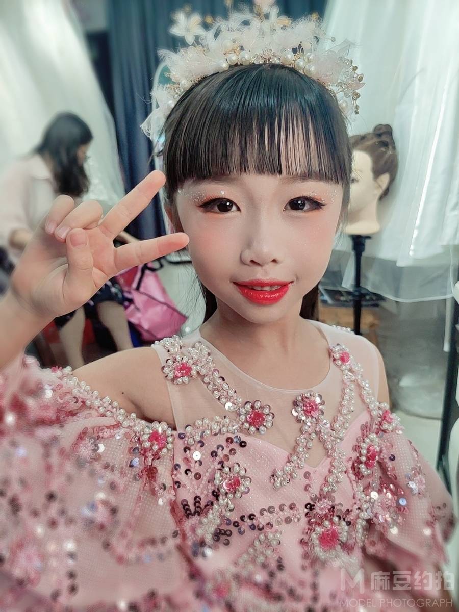 妆容模特