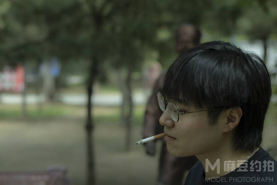 情绪模特