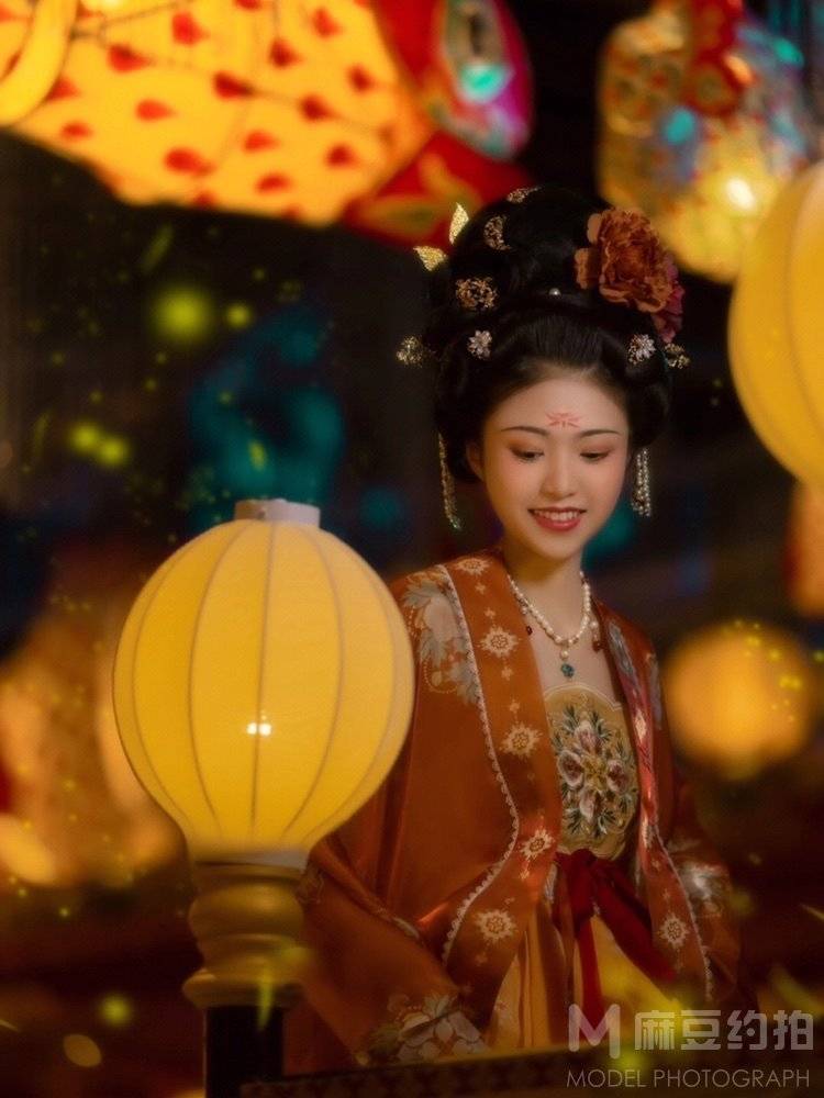 汉服模特