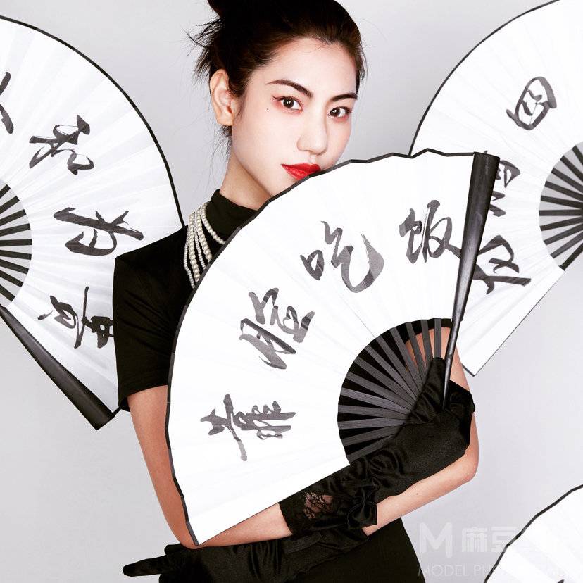 情绪模特