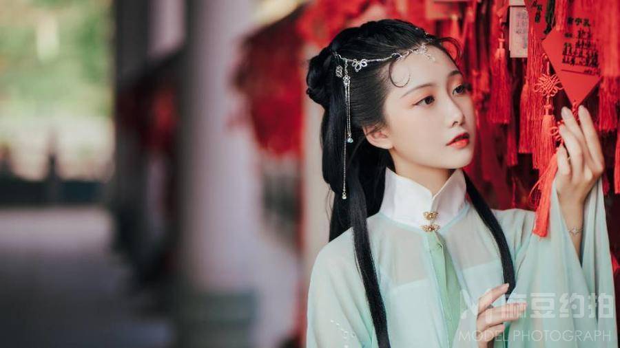 汉服模特