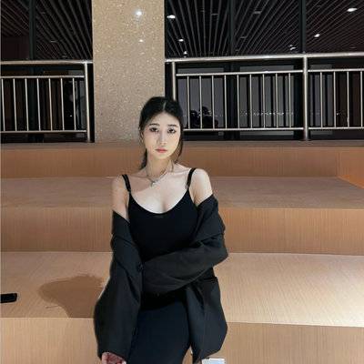 黑白模特