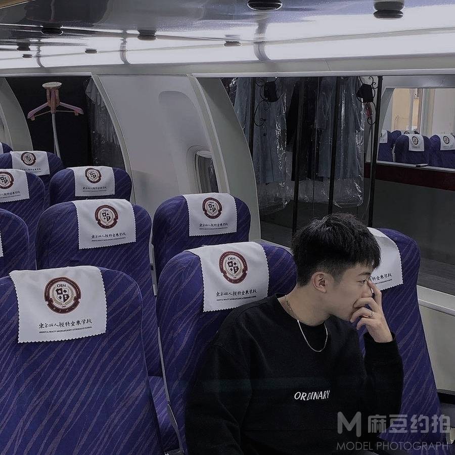黑白模特