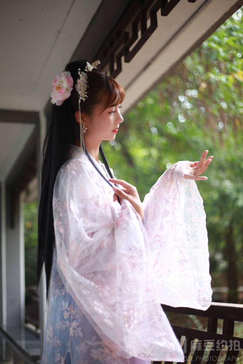 汉服模特
