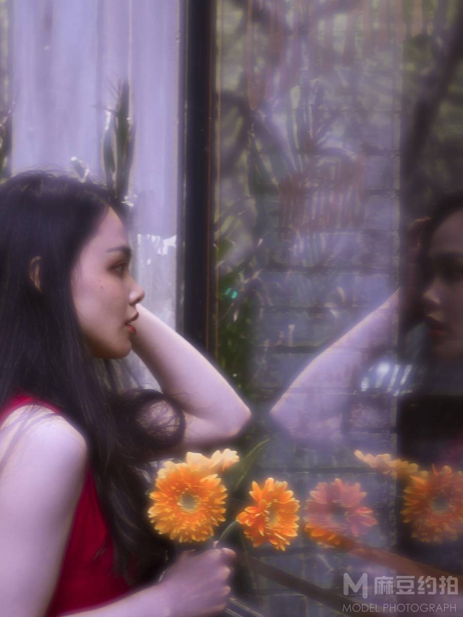 情绪模特