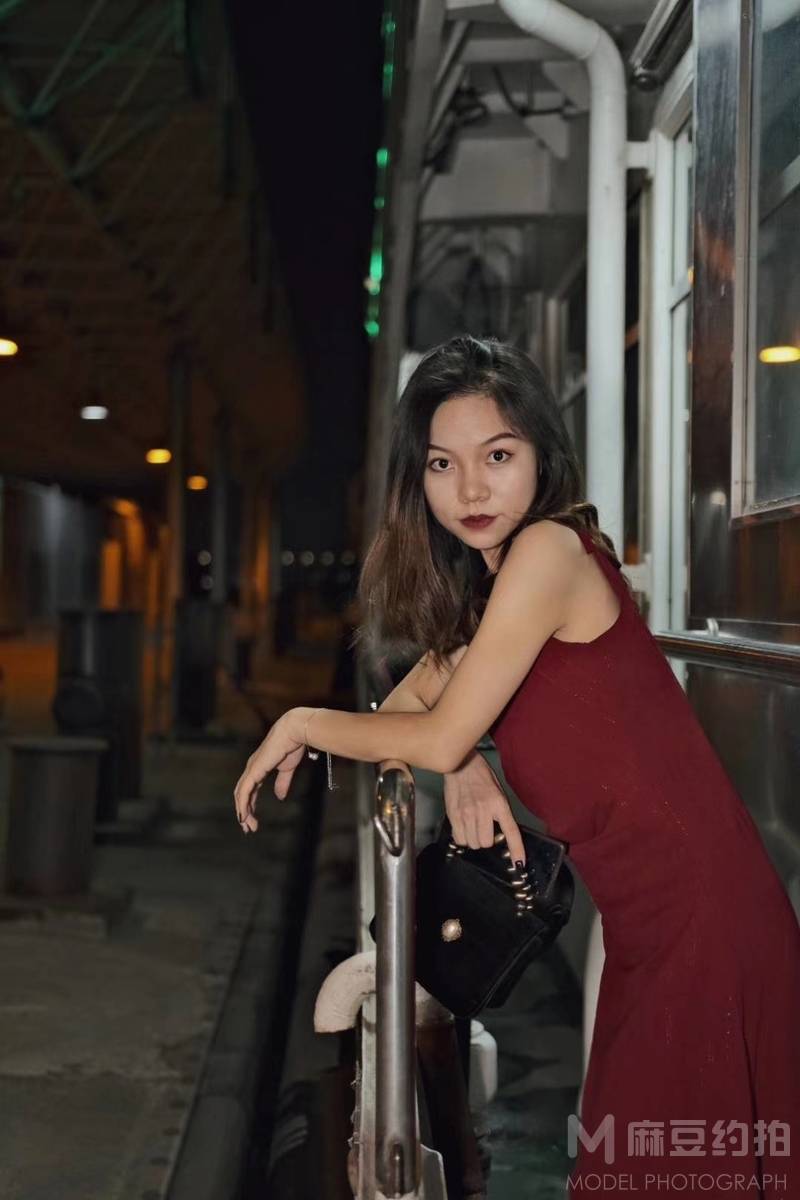 宝丽来模特