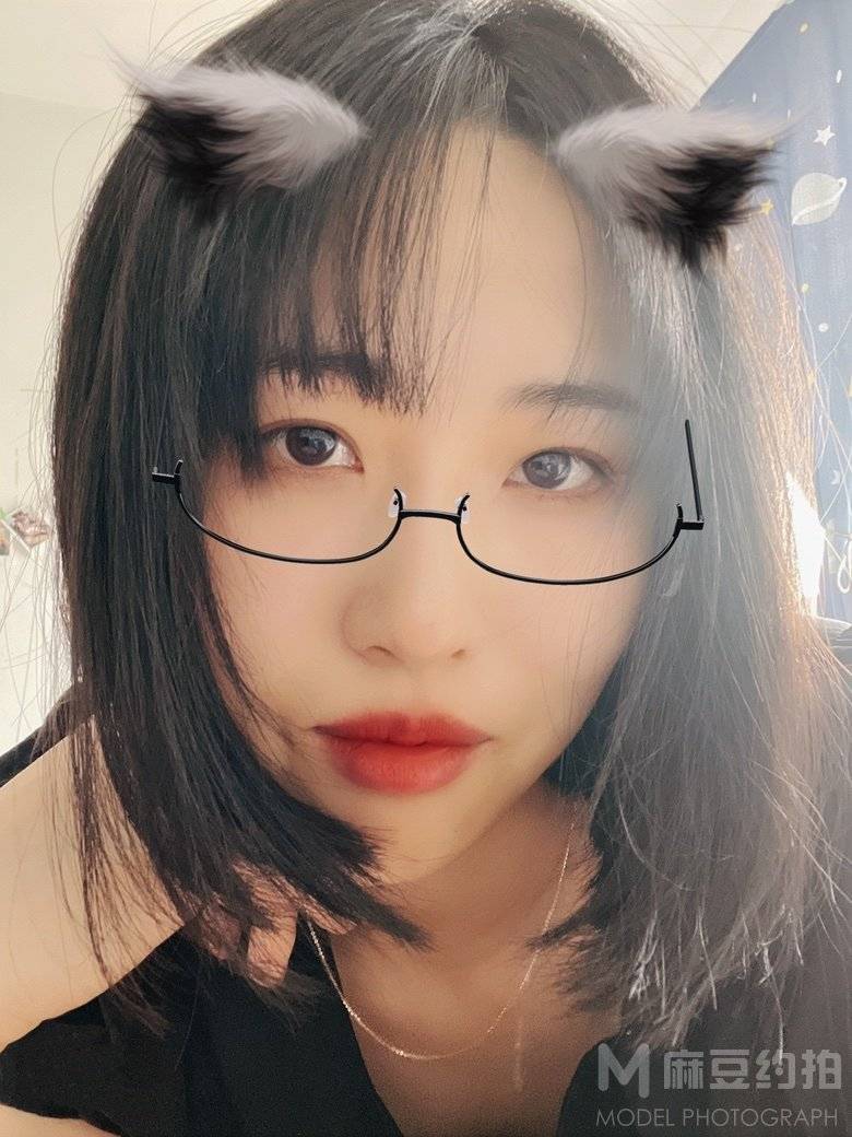 黑白模特