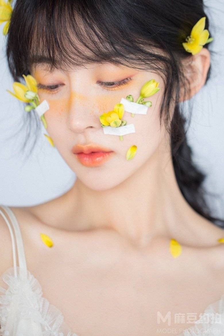 妆容模特