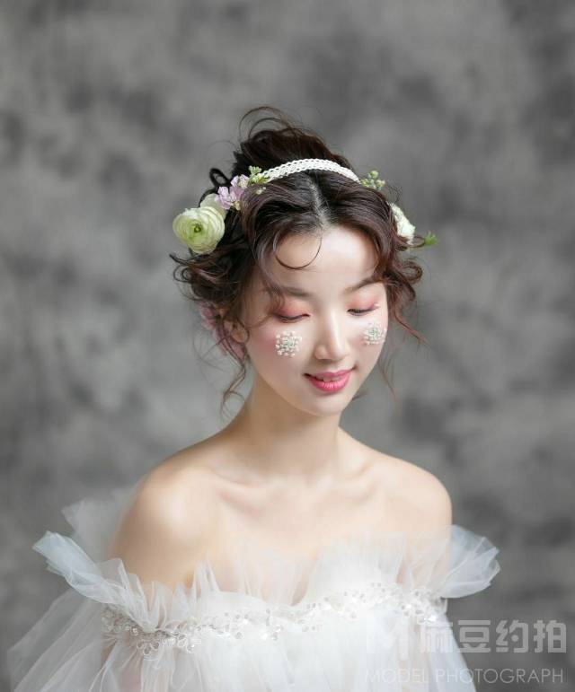 妆容模特