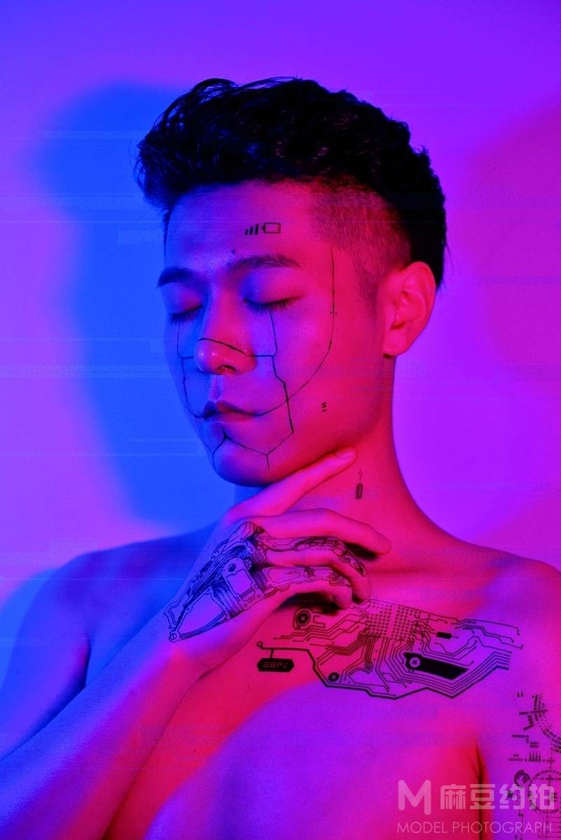 情绪模特