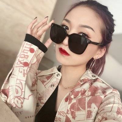 黑白模特