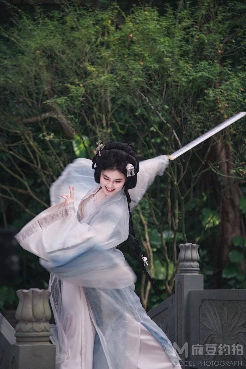 汉服模特