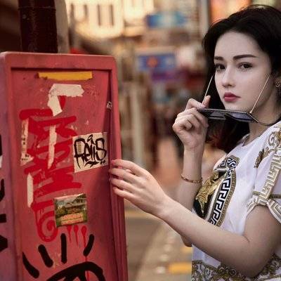 情绪模特