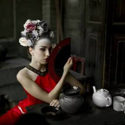 情绪模特