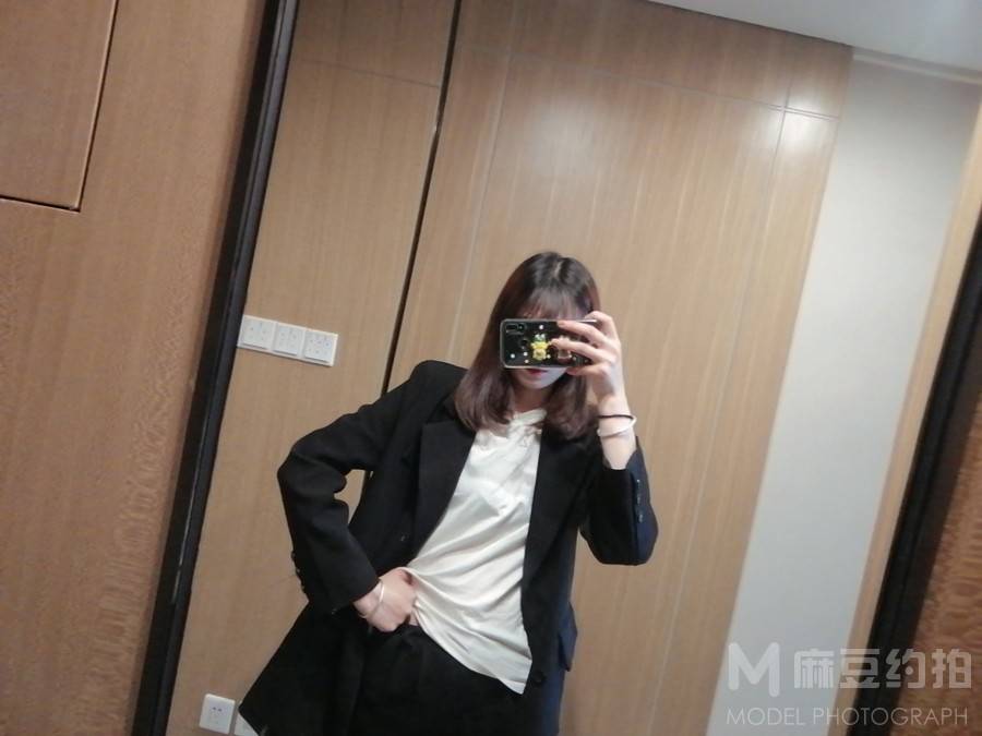 清新模特
