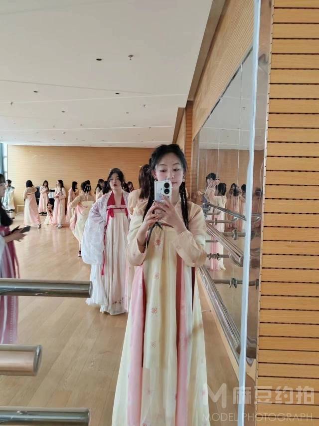 民国模特