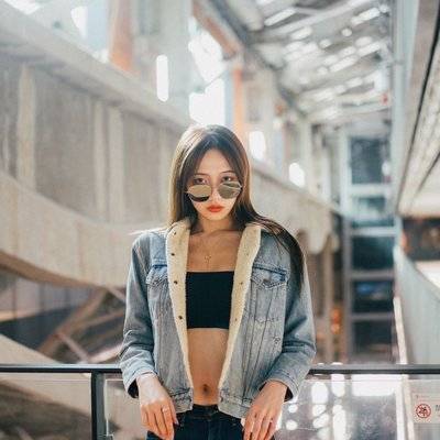 情绪模特
