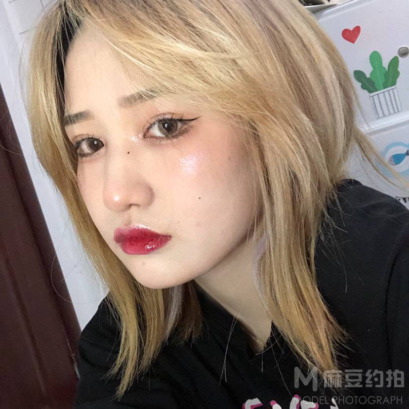 妆容模特