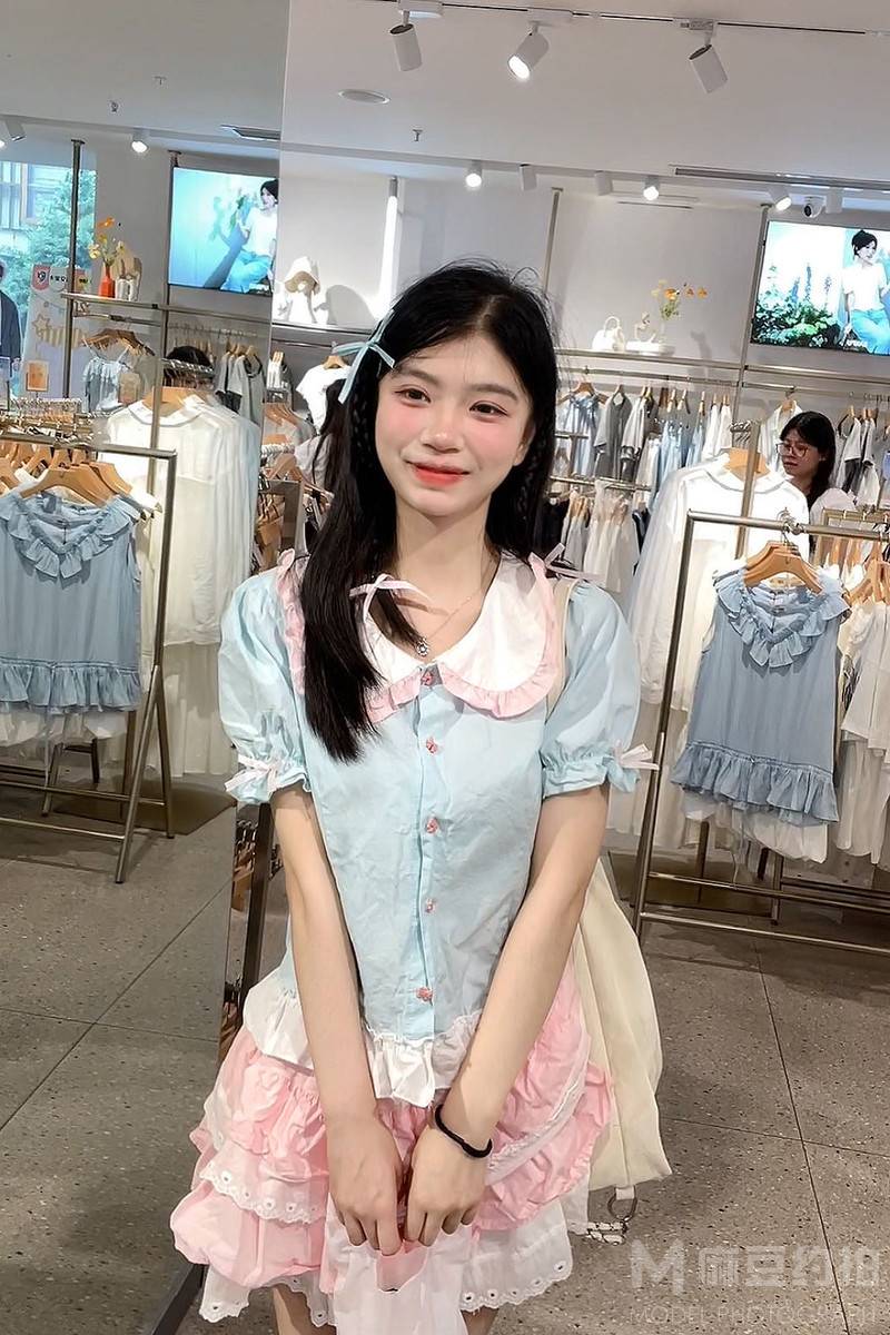 校园模特