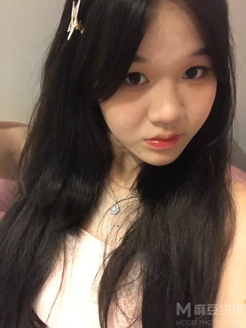 黑白模特