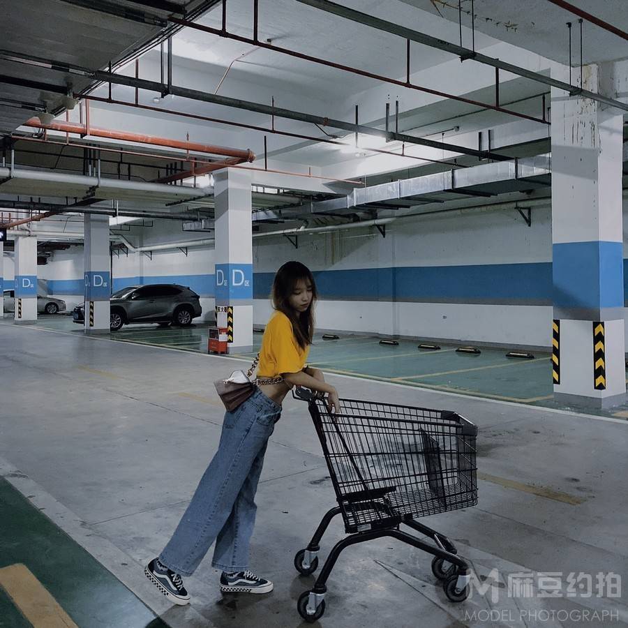 校园模特