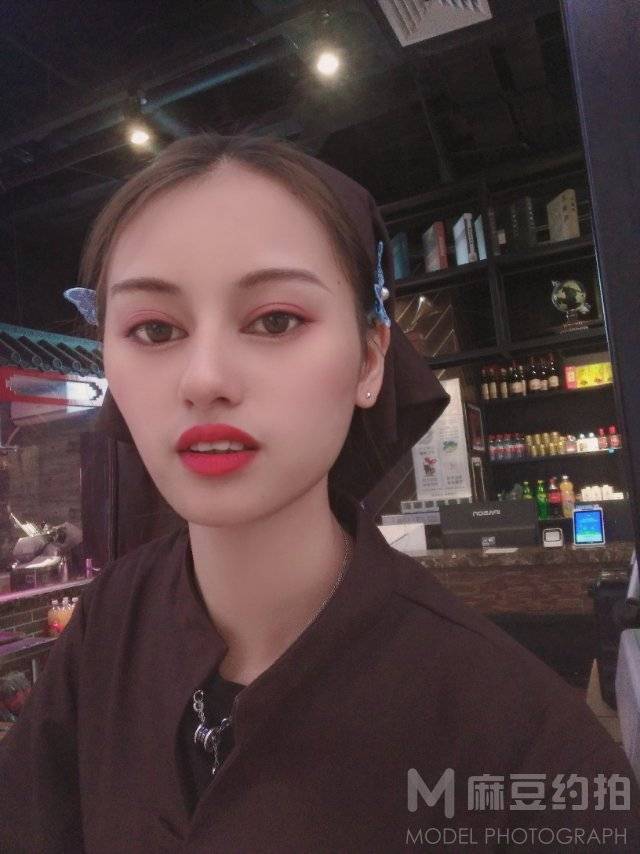 妆容模特