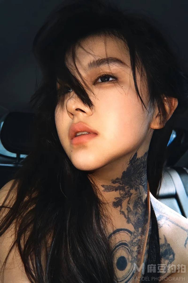 宝丽来模特