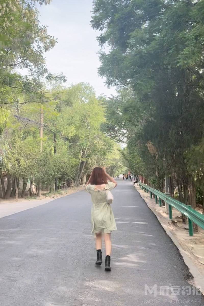 校园模特