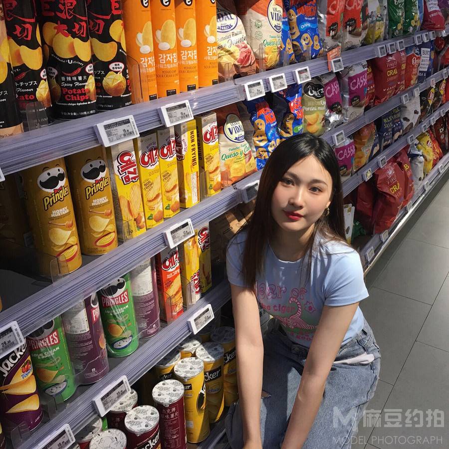 情绪模特