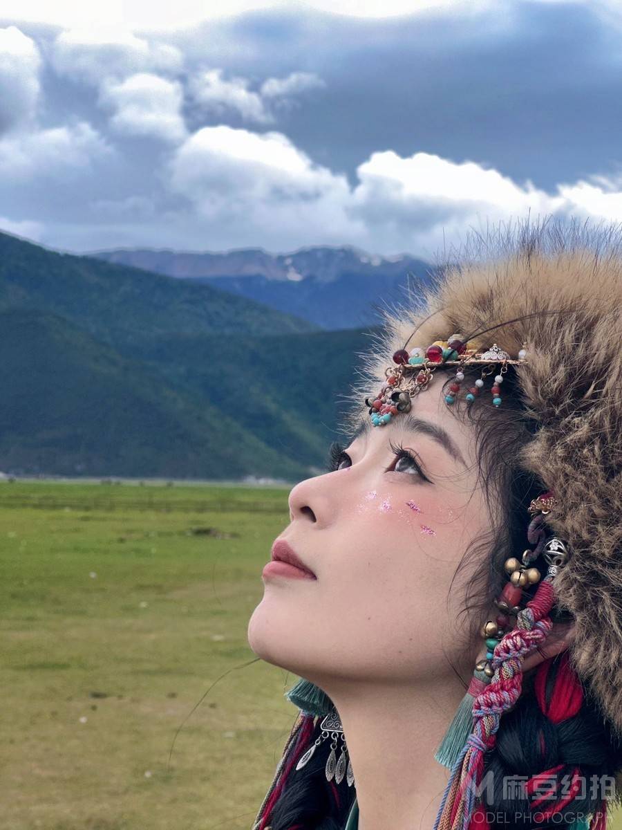 情绪模特