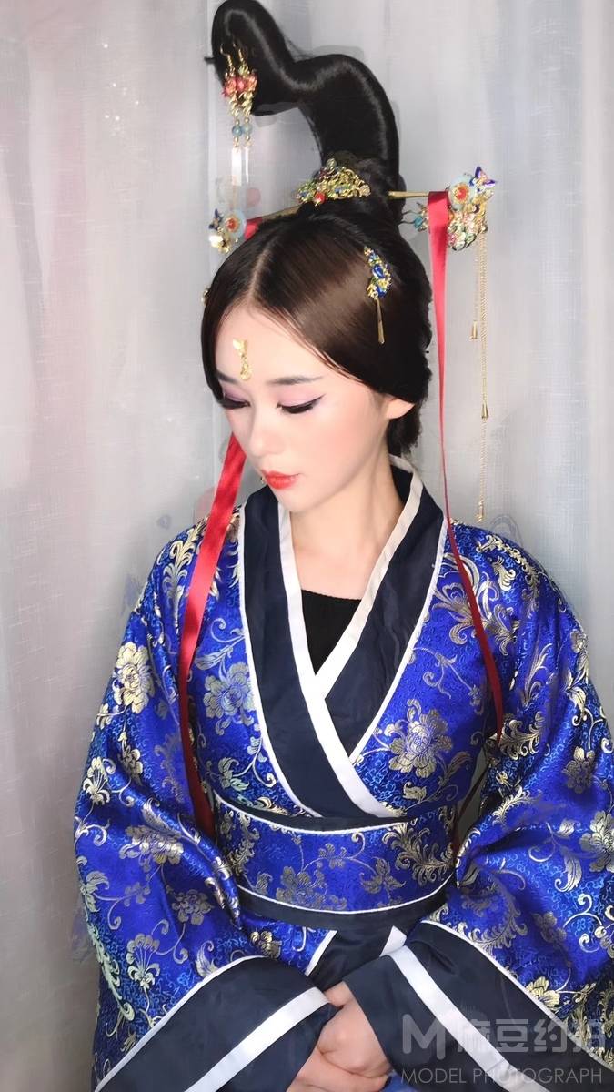 妆容模特