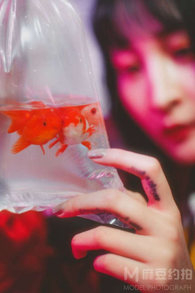 情绪模特