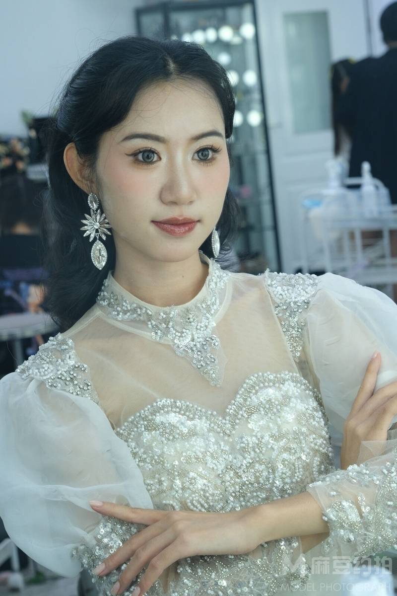 清新模特