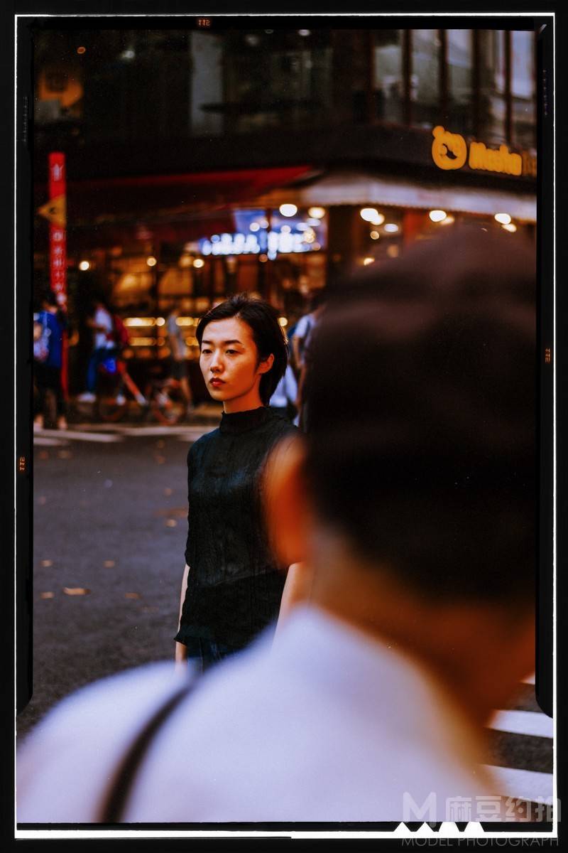 情绪模特