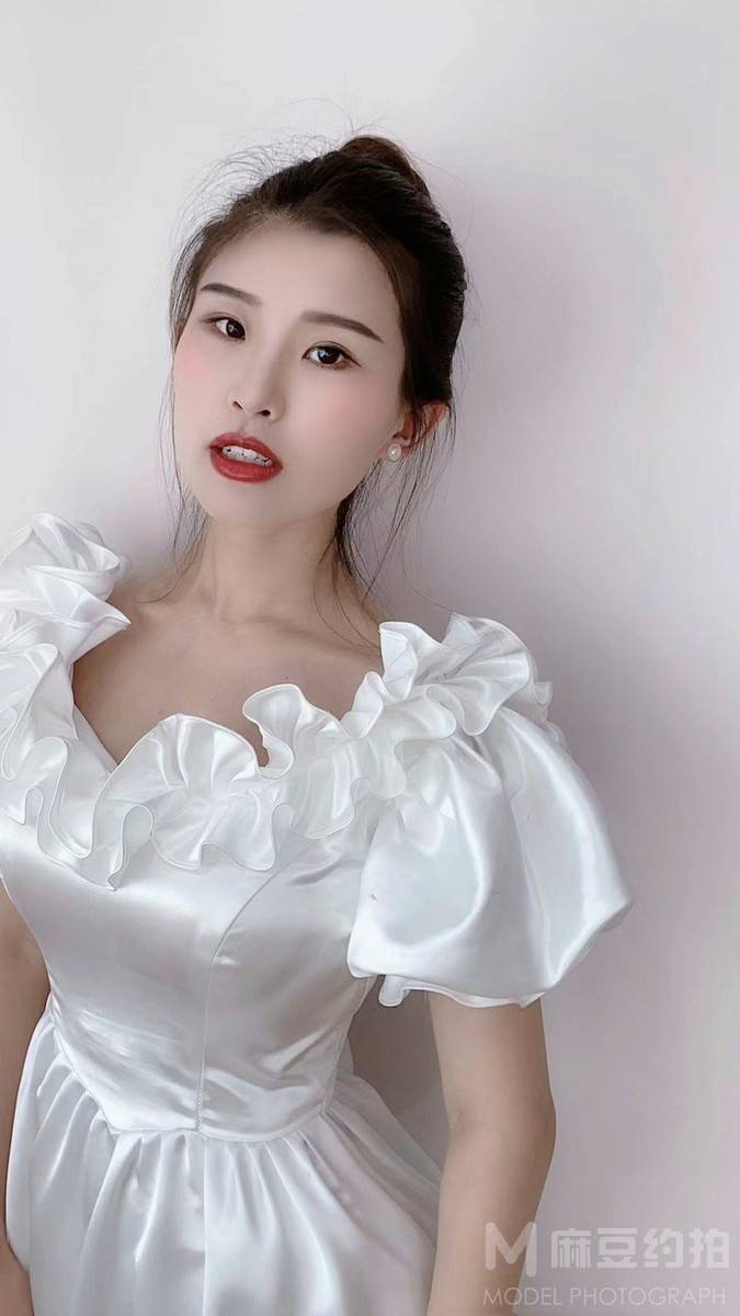 黑白模特