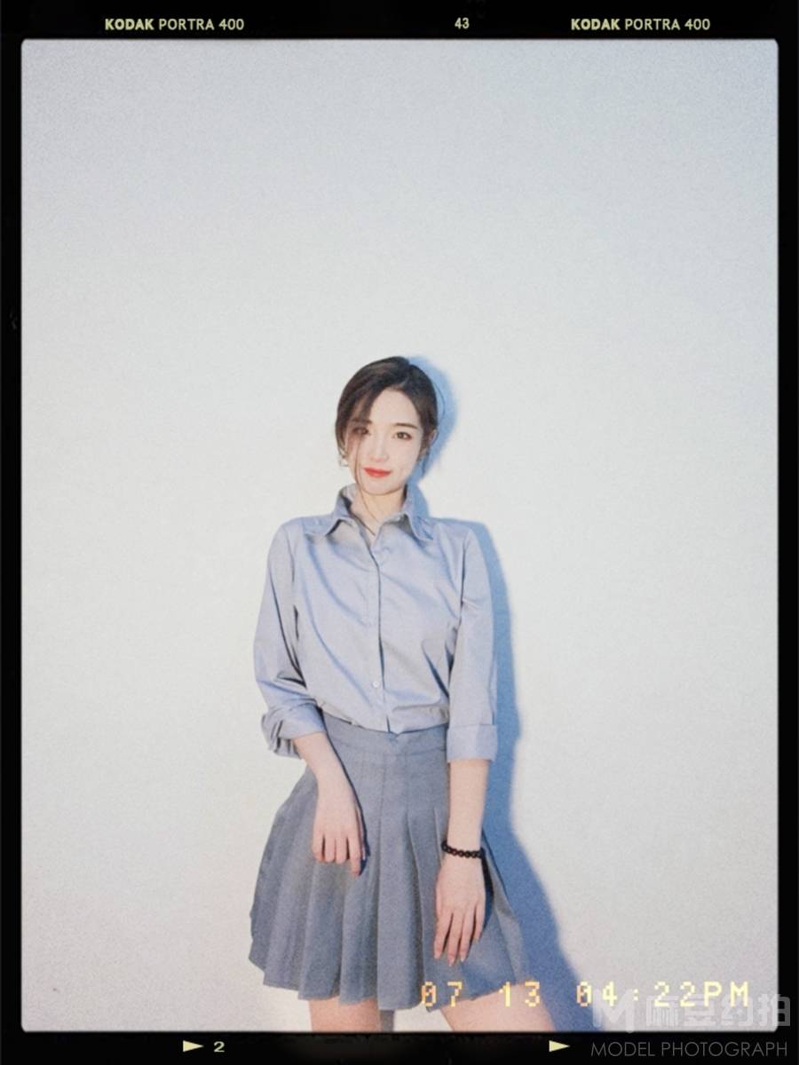 情绪模特