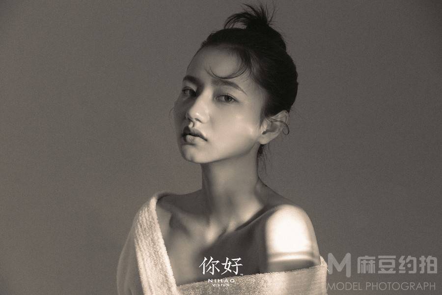 黑白模特